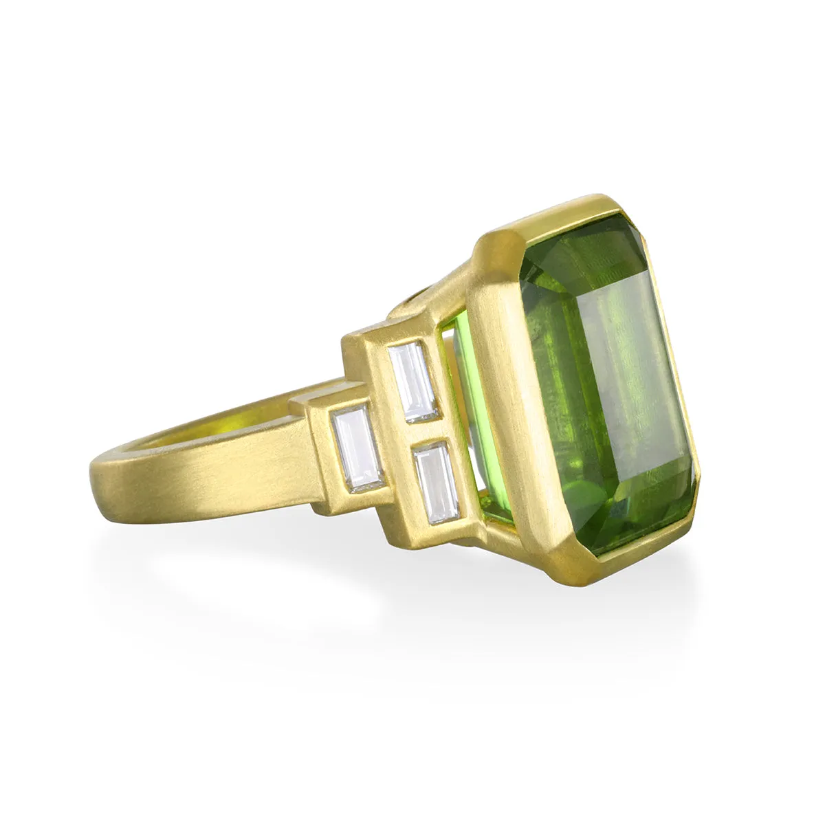 18 Karat Gold Peridot and Diamond Ring