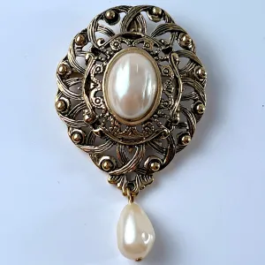 1990 Avon Romantic Interlude Brooch/ Pendant