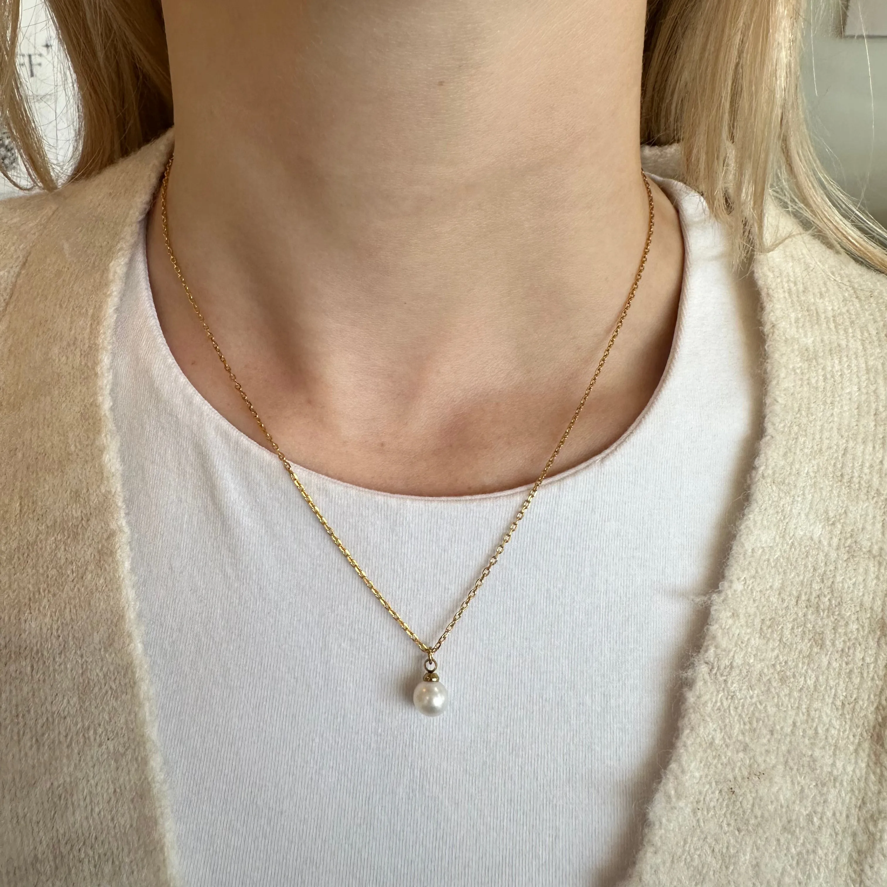 Gold Pearl Necklace
