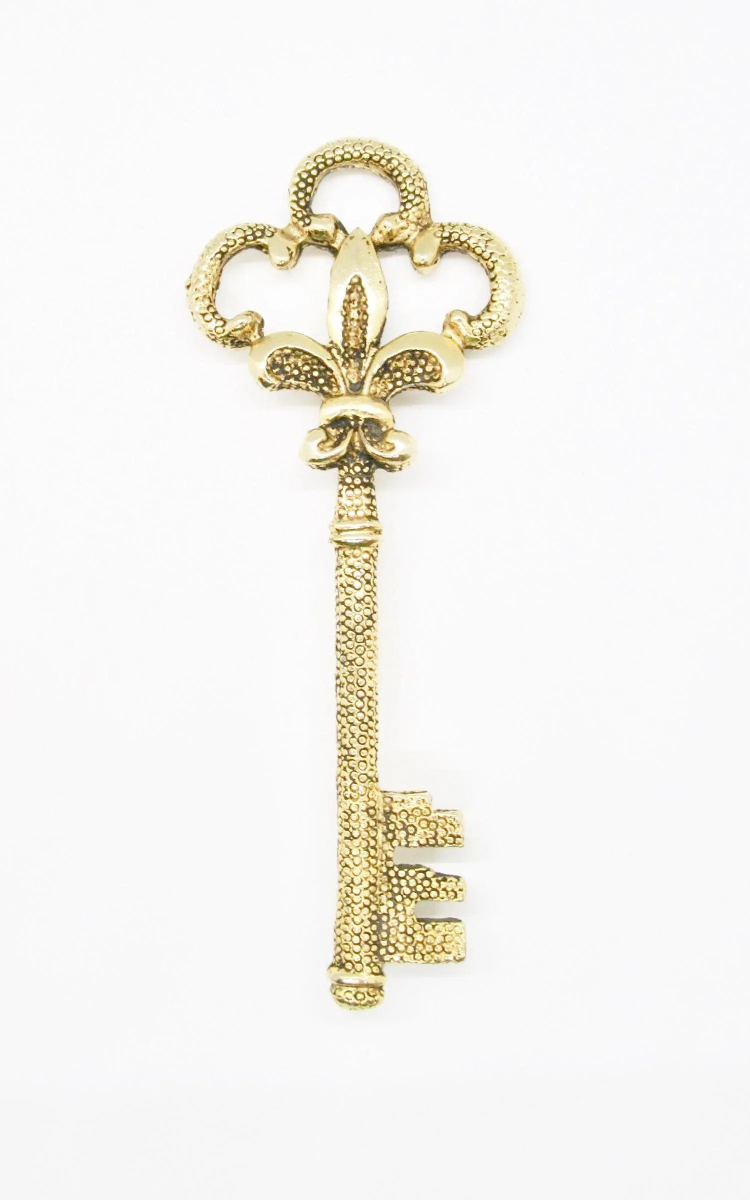 Large Detailed Vintage Fleur De Lis Key Brooch