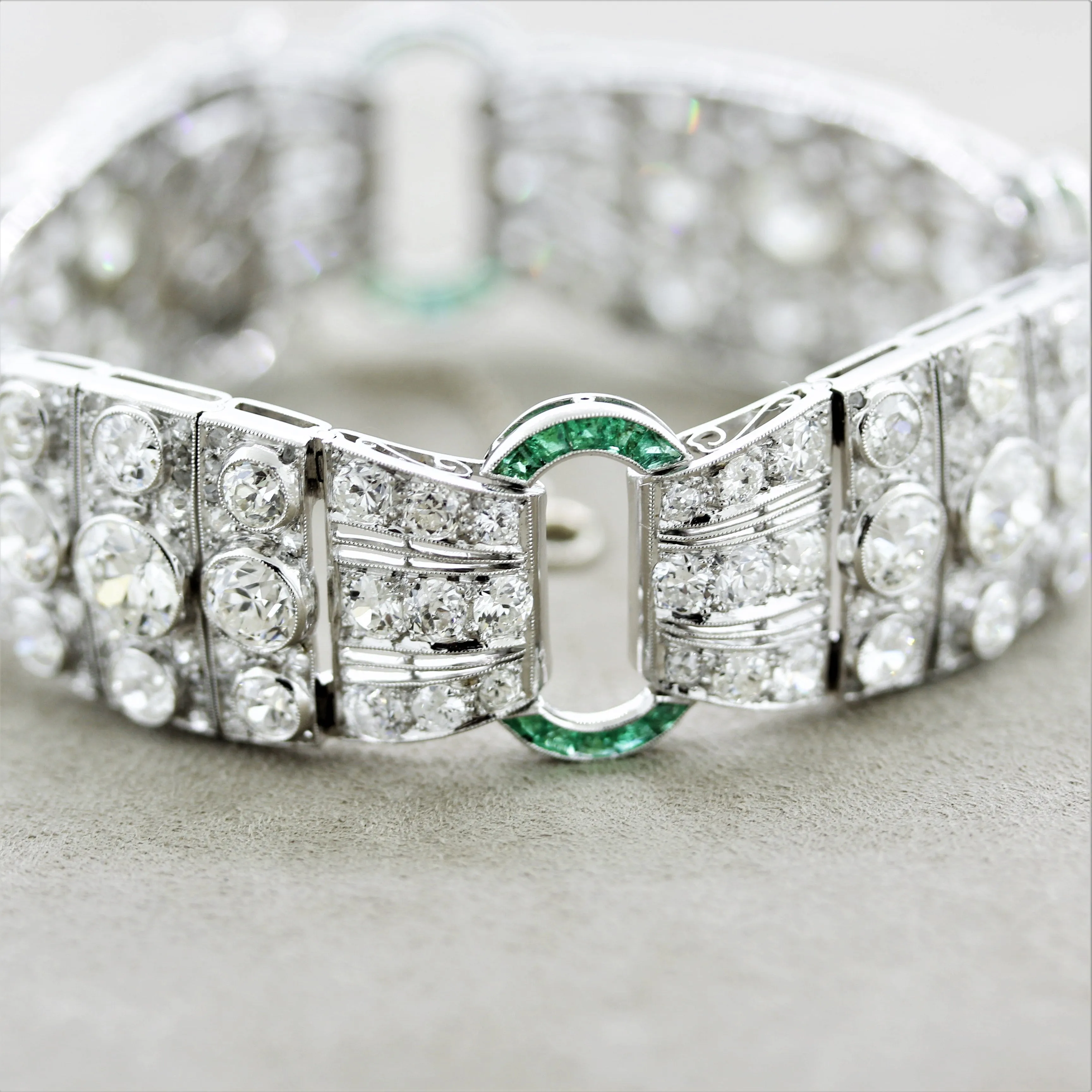 Magnificent French Art Deco Diamond Emerald Platinum Bracelet