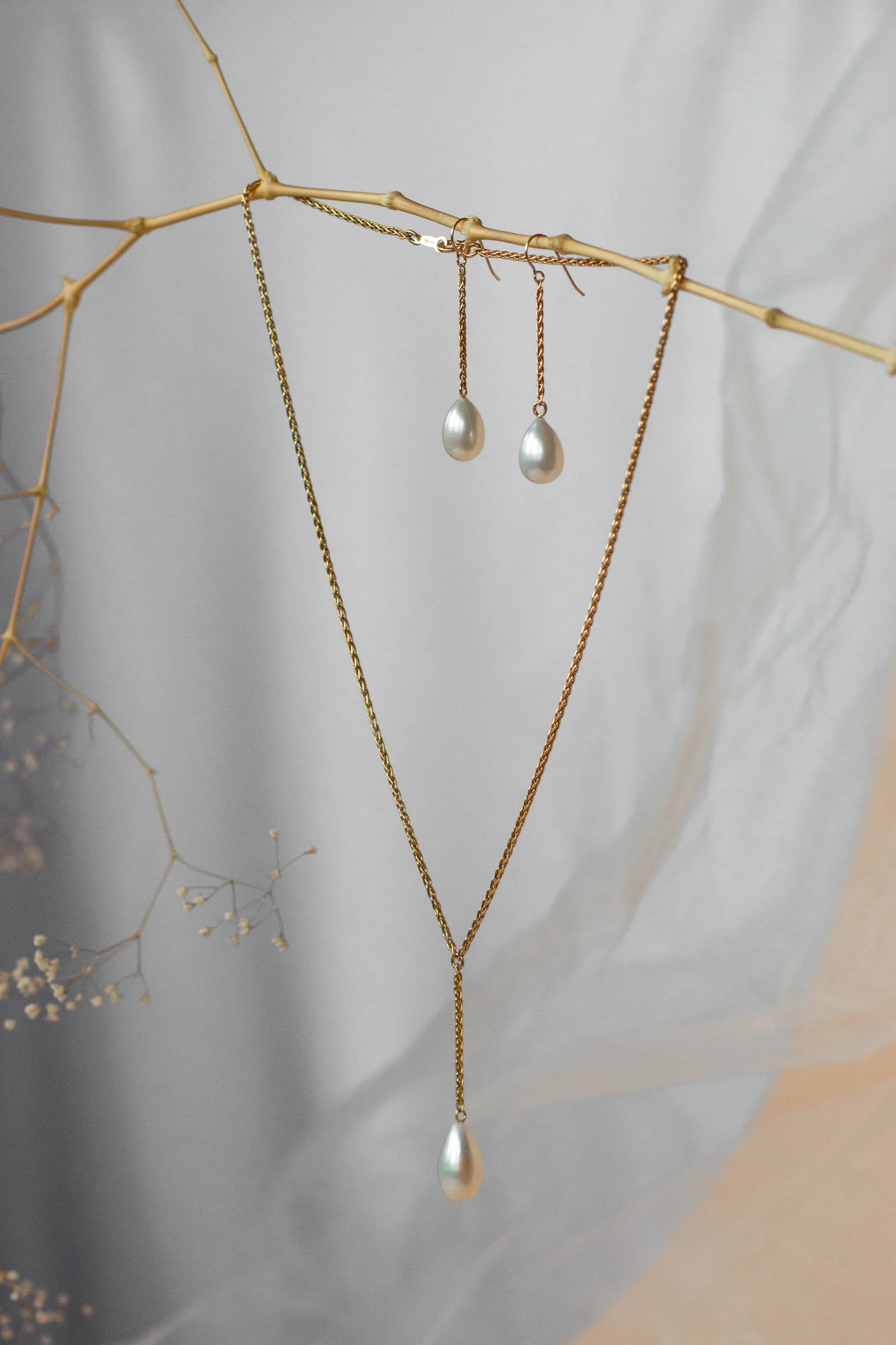 Marilyn Pearl Necklace