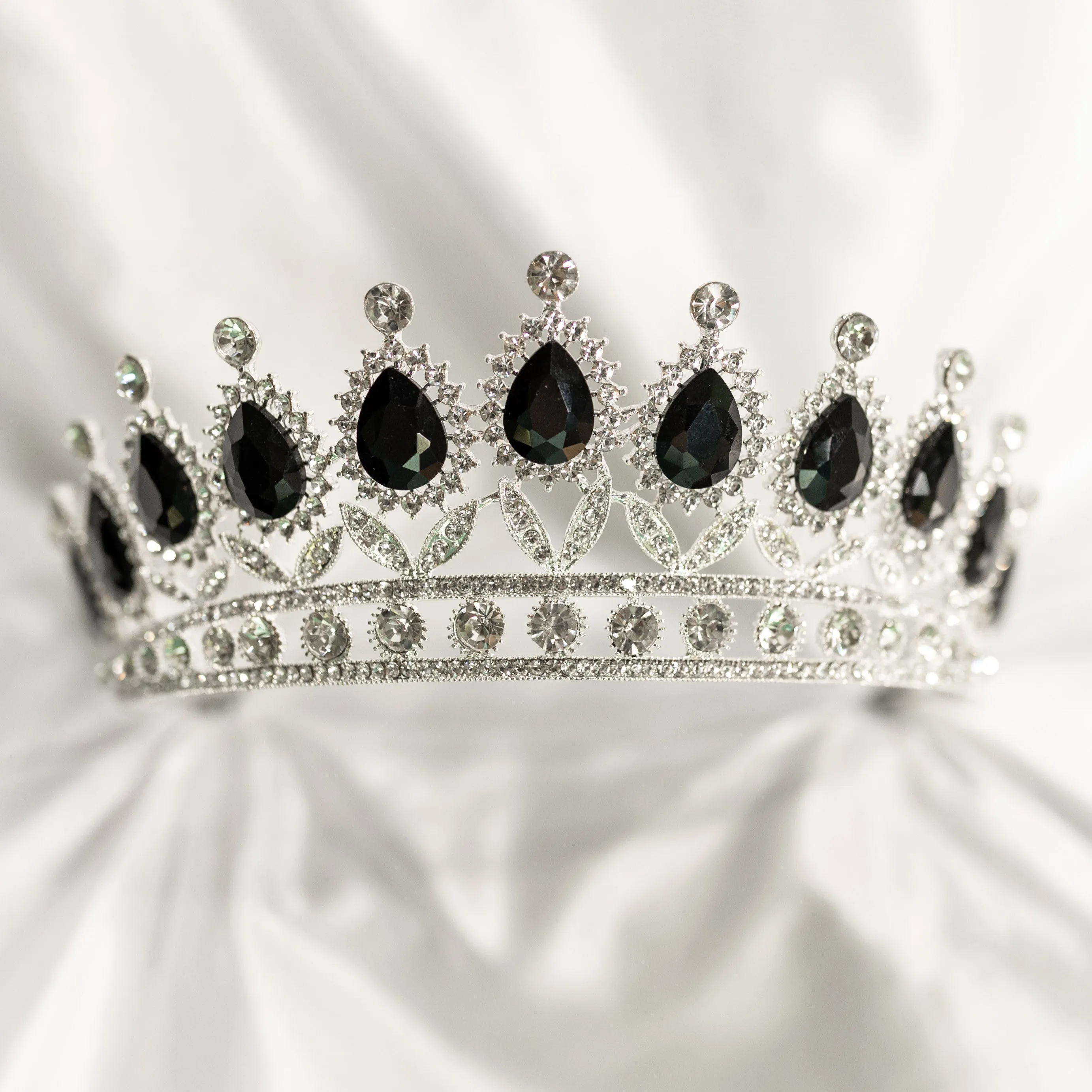 Saya's Tiara in Black & Silver