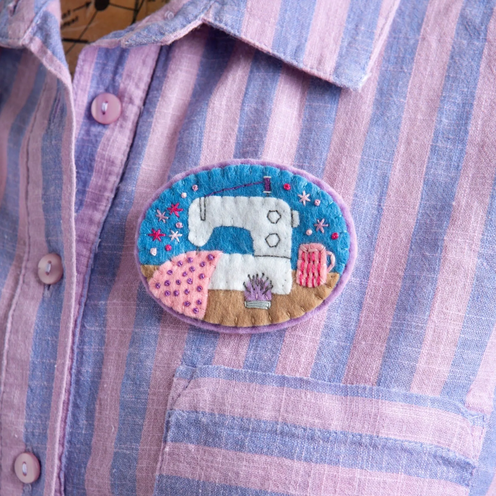 Sewing Machine Felt Craft Brooch Kit