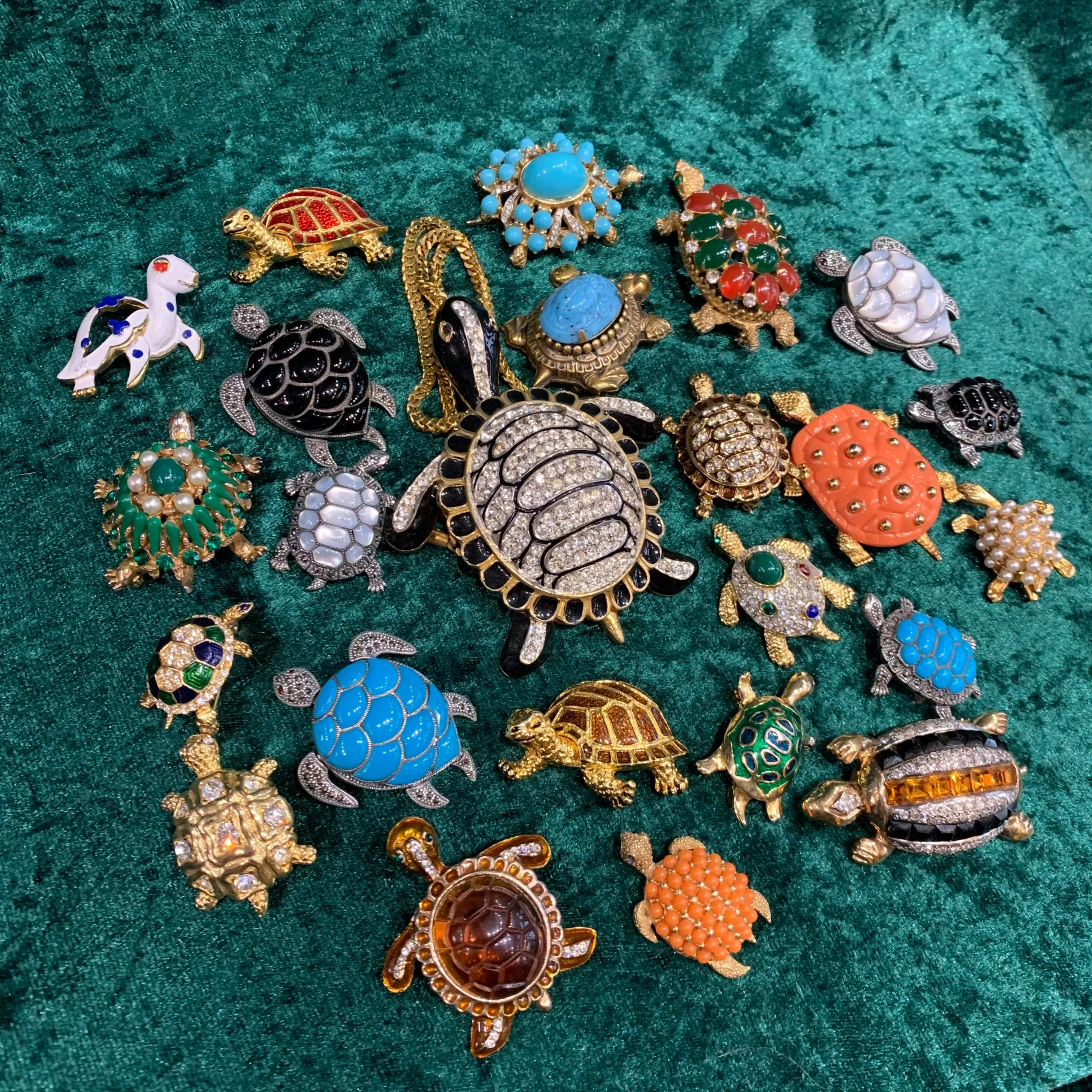Sphinx Turtle Brooch Vintage Gold Glass Stone