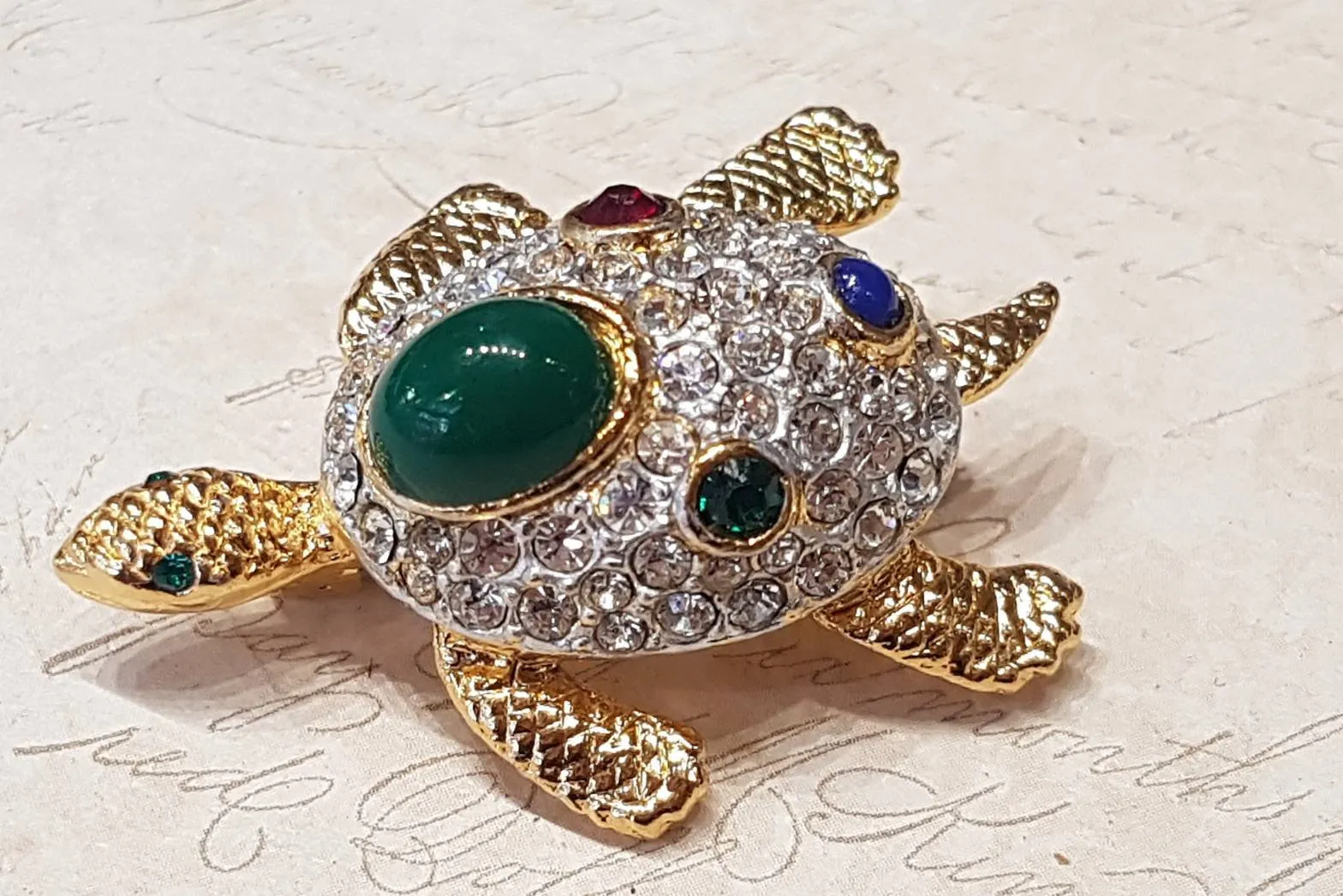 Sphinx Turtle Brooch Vintage Gold Glass Stone