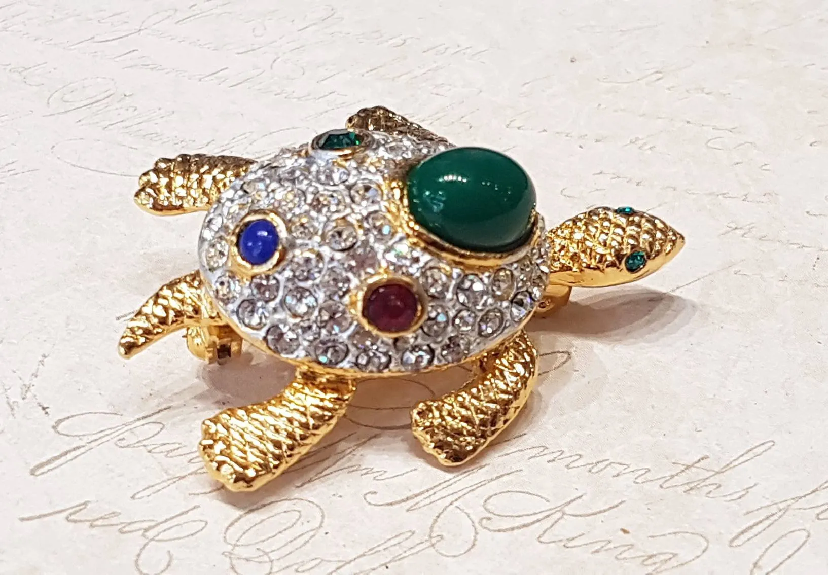 Sphinx Turtle Brooch Vintage Gold Glass Stone