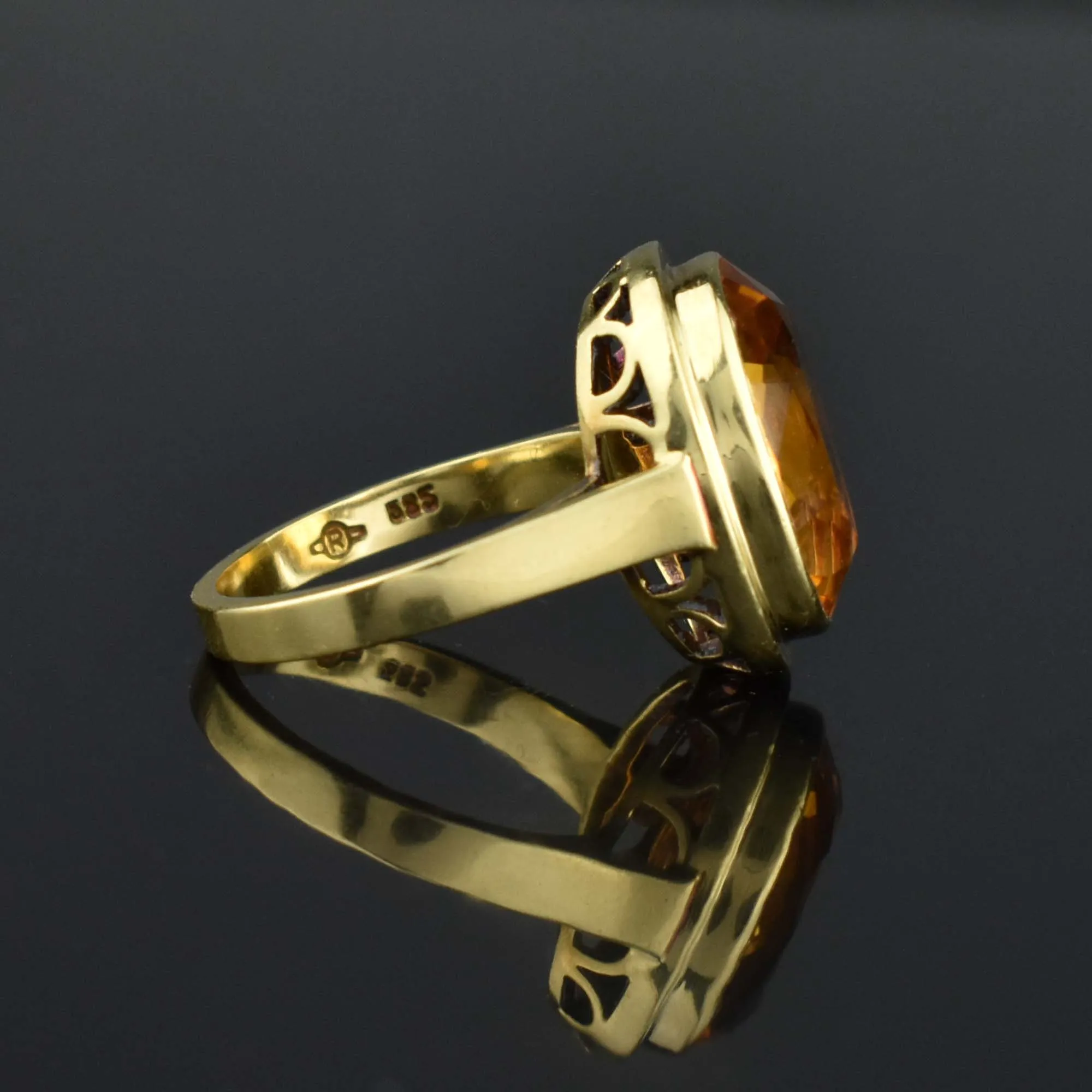 Vintage 14K Gold Oval 6 Carat Citrine Ring