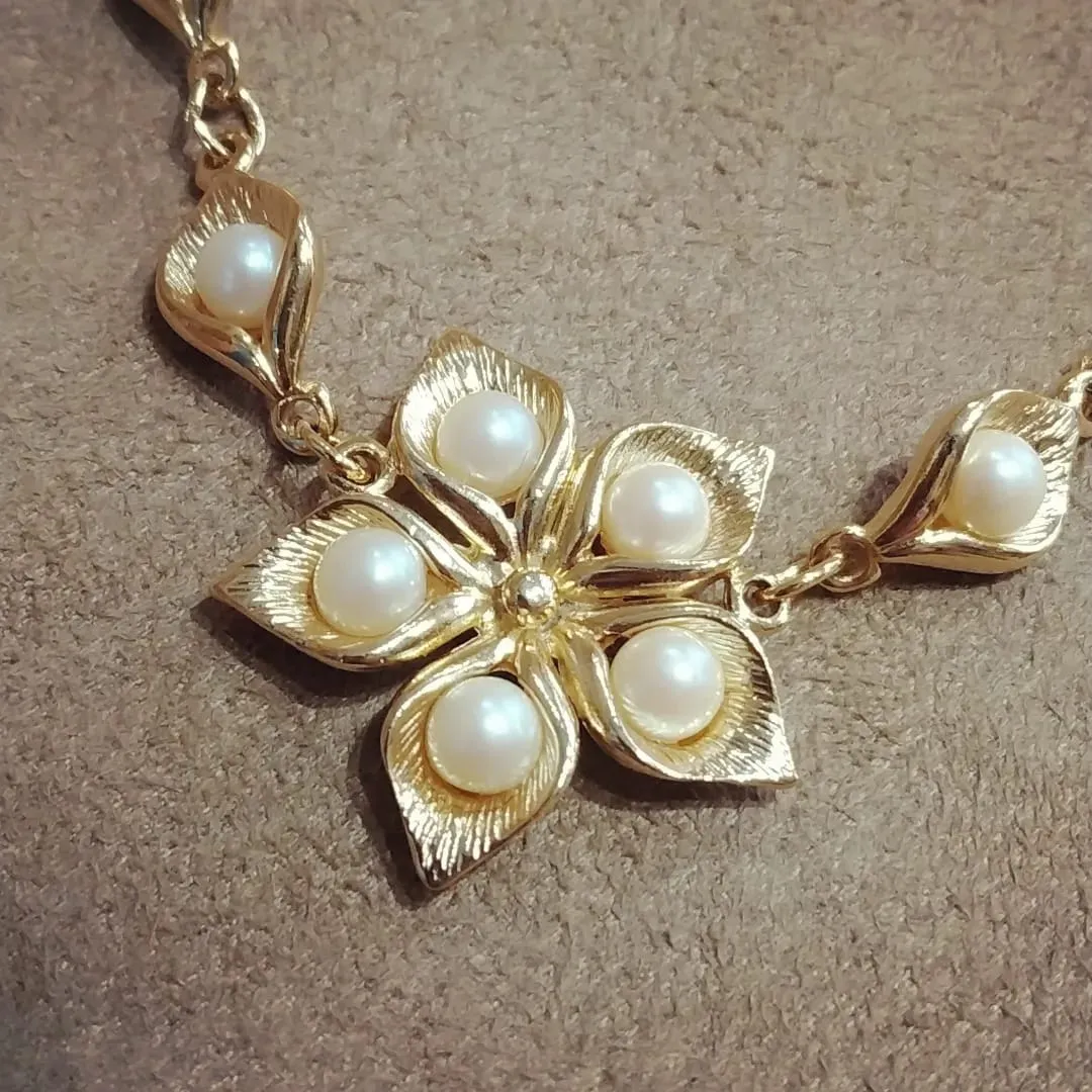 Vintage Cala Lily Floral Statement Necklace