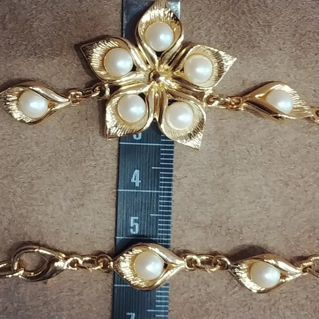 Vintage Cala Lily Floral Statement Necklace