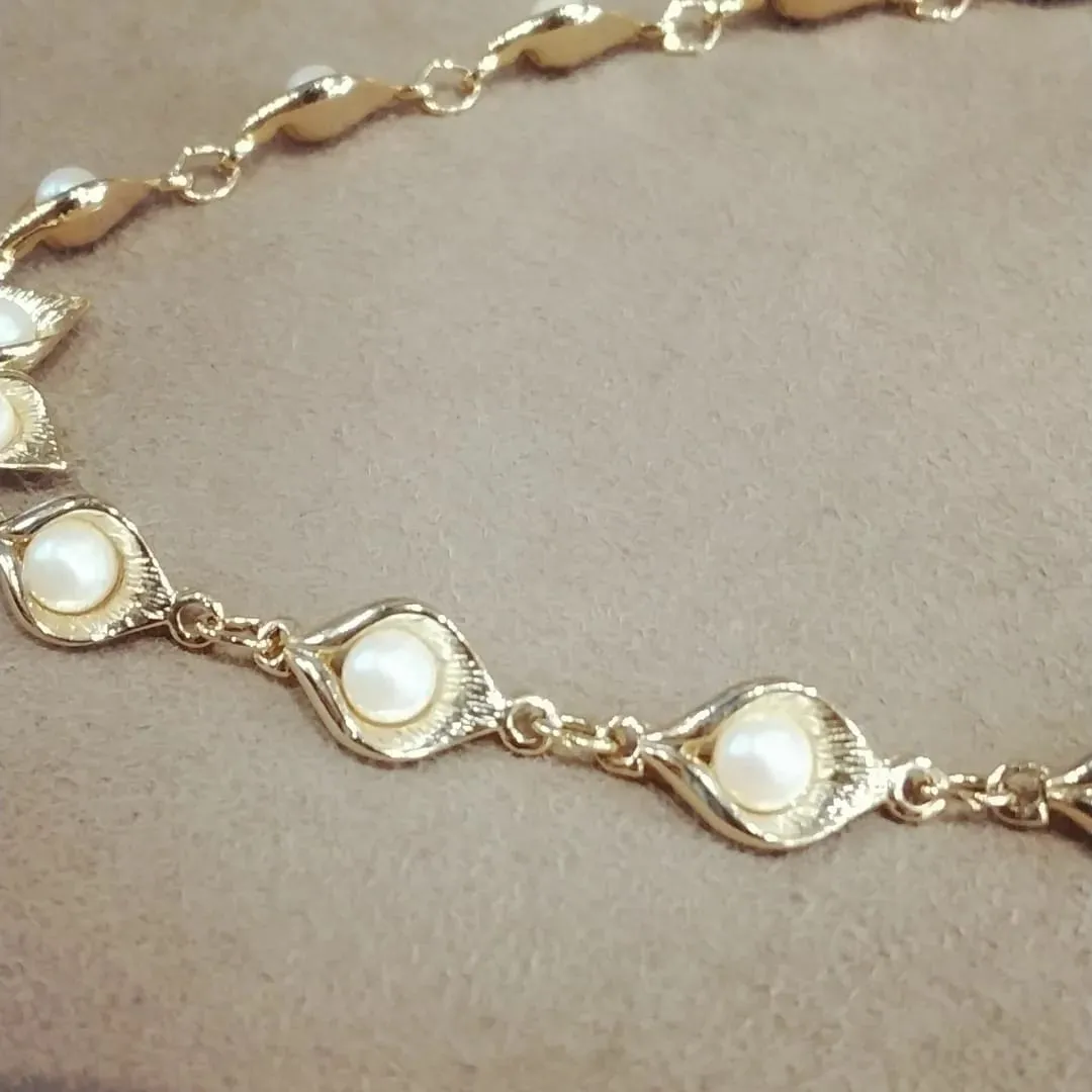 Vintage Cala Lily Floral Statement Necklace